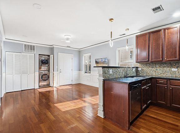3rd image of 4109 W Eastwood Ave #2