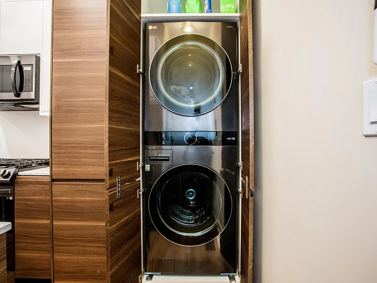 in-unit washer/dryer