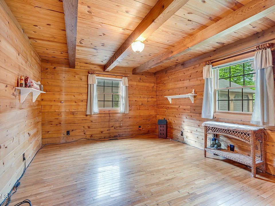 30th image of 147 Britton Ln