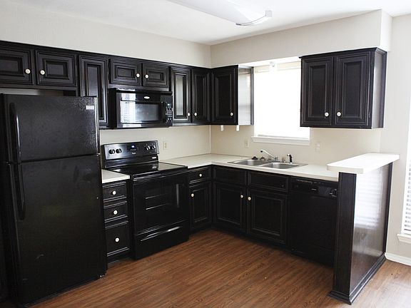 3rd image of 1288 Speight Ave