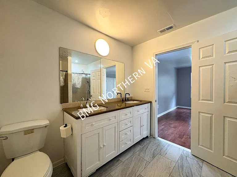 158 Baker St — Photo 16