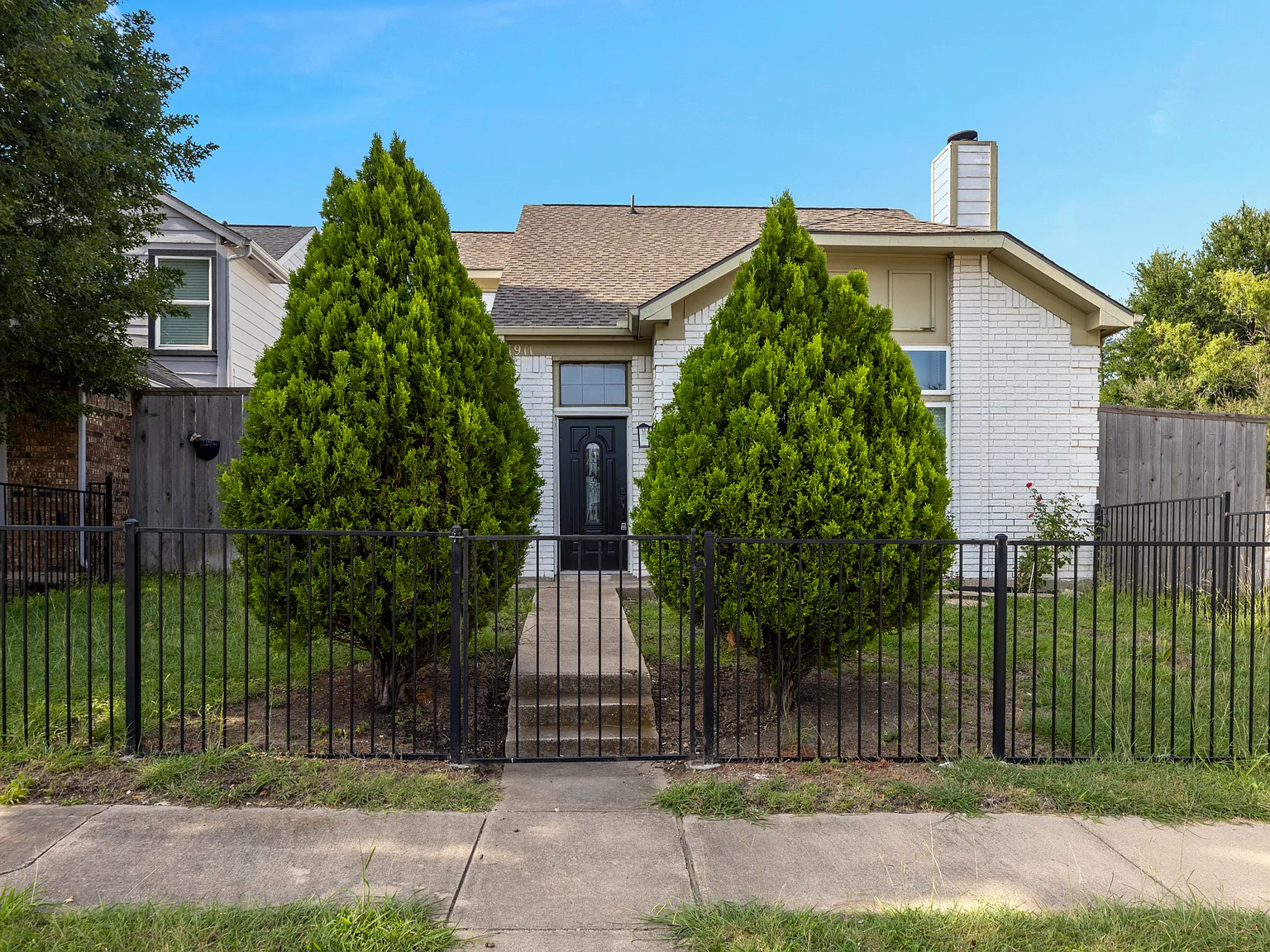 3 bed, 1314 sqft, $2,395 — Photo 2