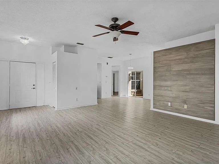 5673 Parkview Lake Dr — Photo 4