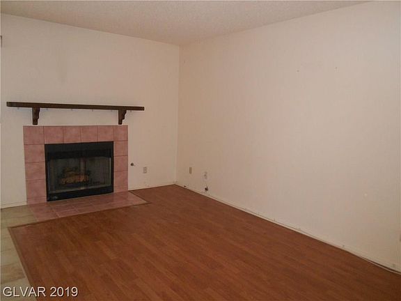 3rd image of 2817 Autumn Haze Ln