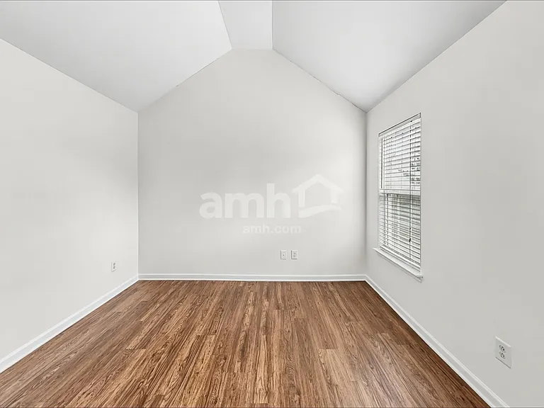 7636 Hidden Creek Dr — Photo 17