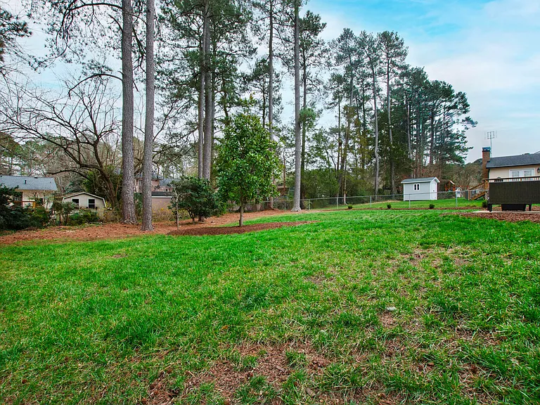 5920 N Hills Dr — Photo 18