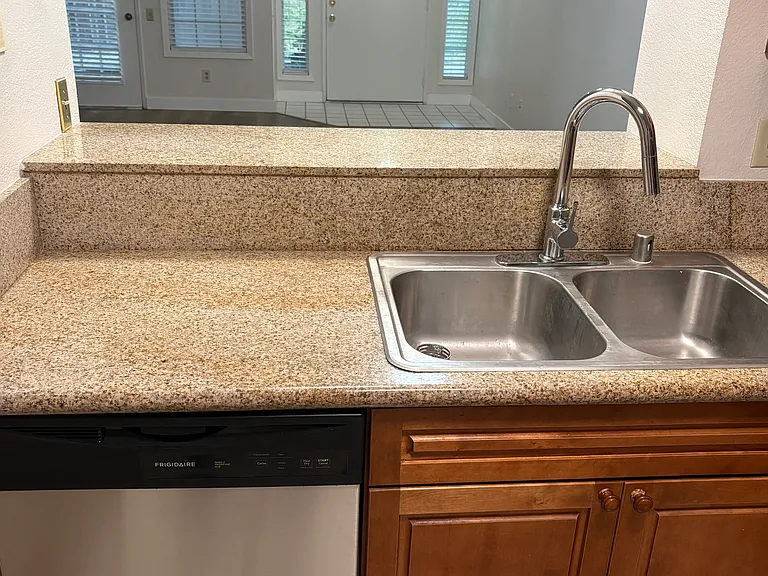 Lily Mar Ln — Photo 4