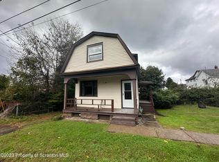 932 S Hanover St, Nanticoke, PA 18634