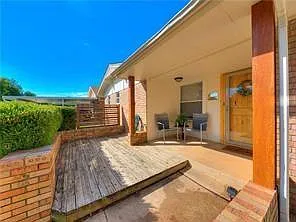 218 Tanglewood Dr — Photo 3