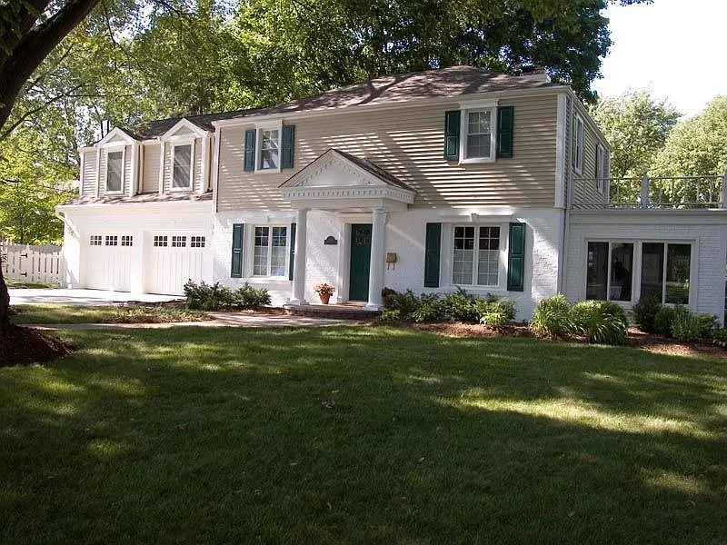 644 S Newbury Pl photo 1