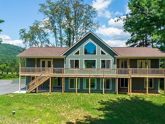 3rd image of 118 Evergreen Ct