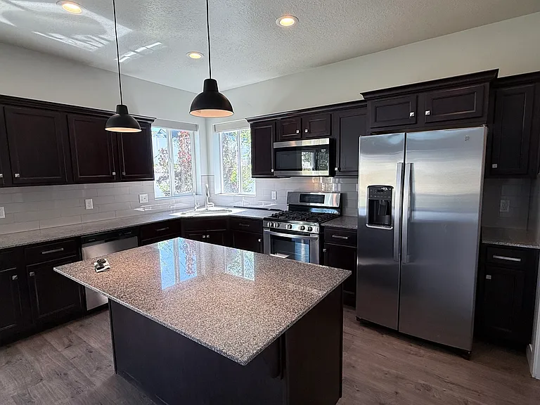 1692 W Quailhill Rd — Photo 9