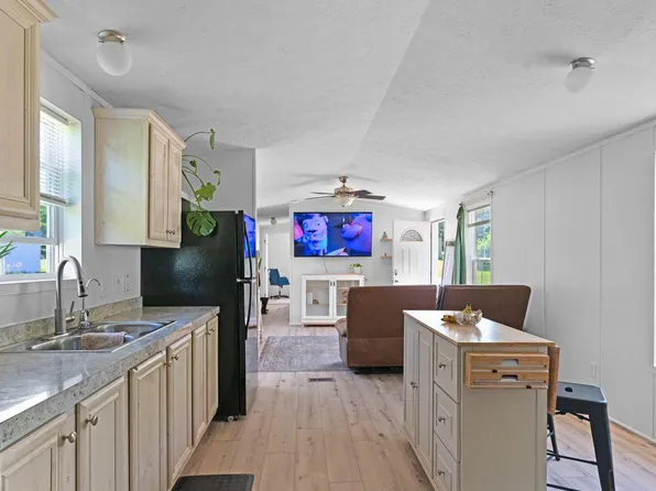 20 Mountain View Circle, Bowdoin, ME 04287