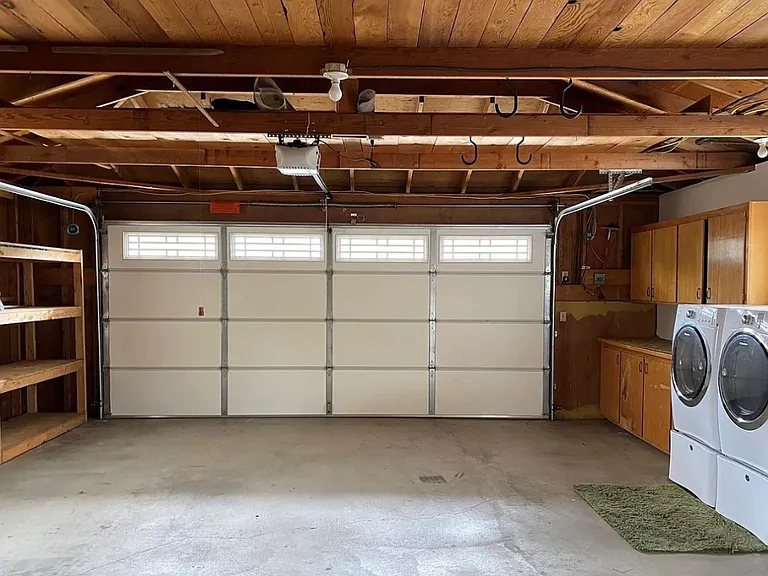 272 Walnut St — Photo 17
