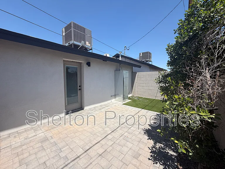 614 N 10th Ave #B — Photo 7