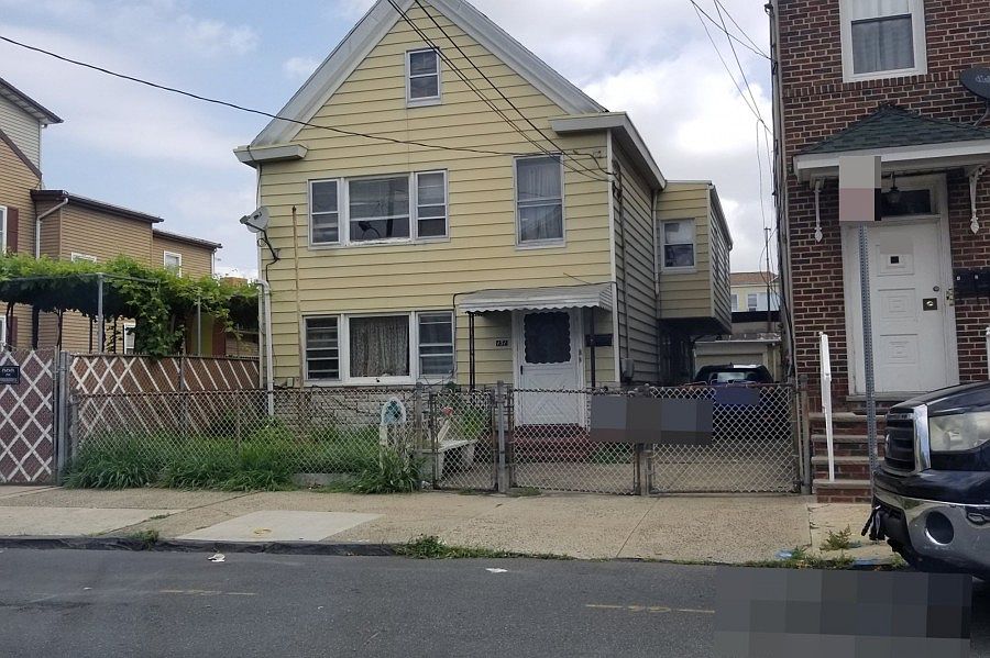 2nd image of 151 New York Ave