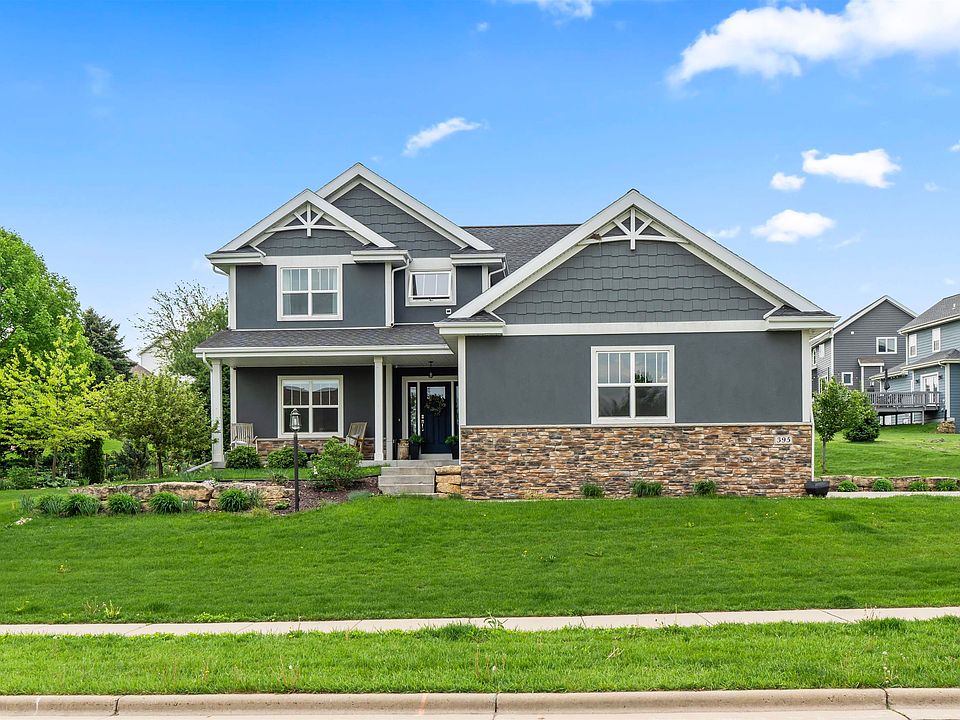 1st image of 395 Oakwood Dr