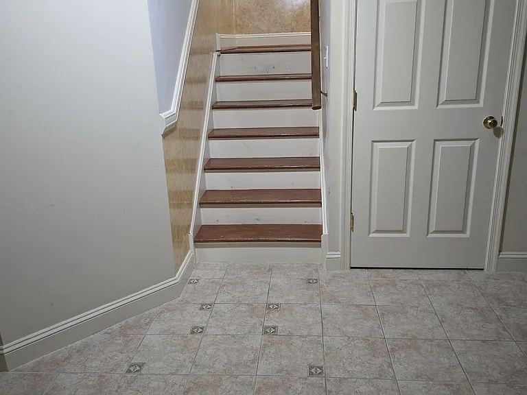 155 Woodstream Ct — Photo 24