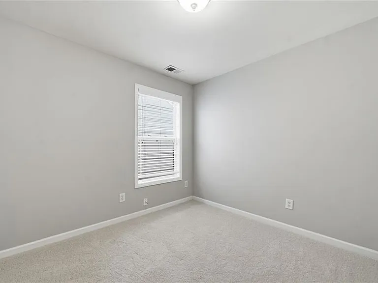 3685 Silver Springs Rd — Photo 27