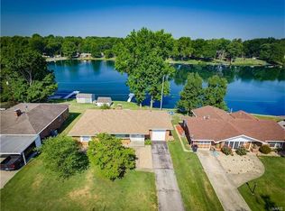 28 Lakeshore Dr, Belleville, IL 62220