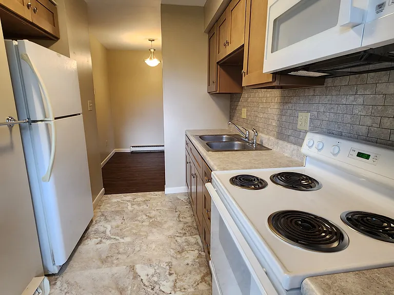 201 McKinley Dr #3 — Photo 2