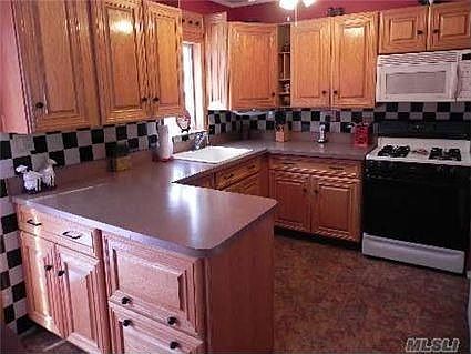 3rd image of 51 Eugene Dr