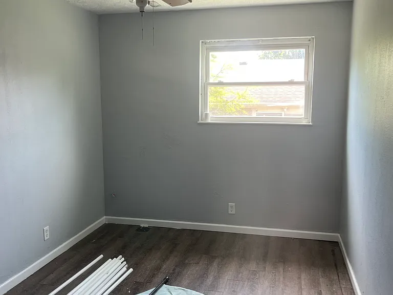 180 Maple Dr — Photo 8