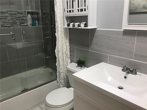 4th image of 3616 Birchwood Ct #3616