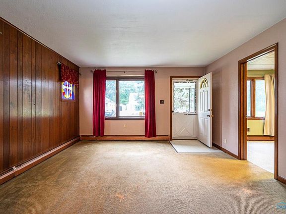 5th image of 3215 Brock Dr
