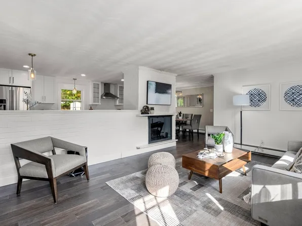 62 Gregory Rd, Framingham, MA 01701