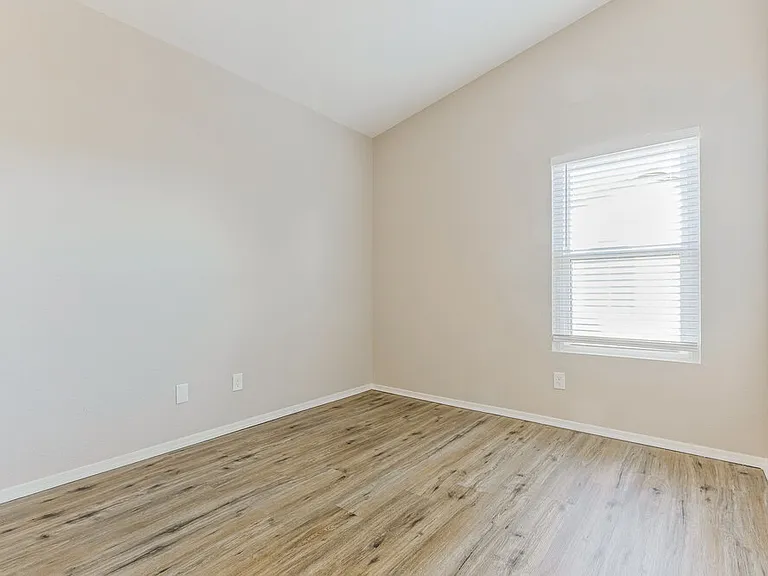 4262 E Alder Ave — Photo 13