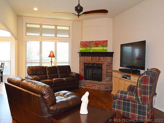4th image of 4612 N Narcissus Ave