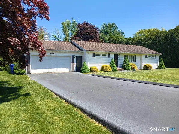 35 Dorchester Lane, Branford, CT 06405