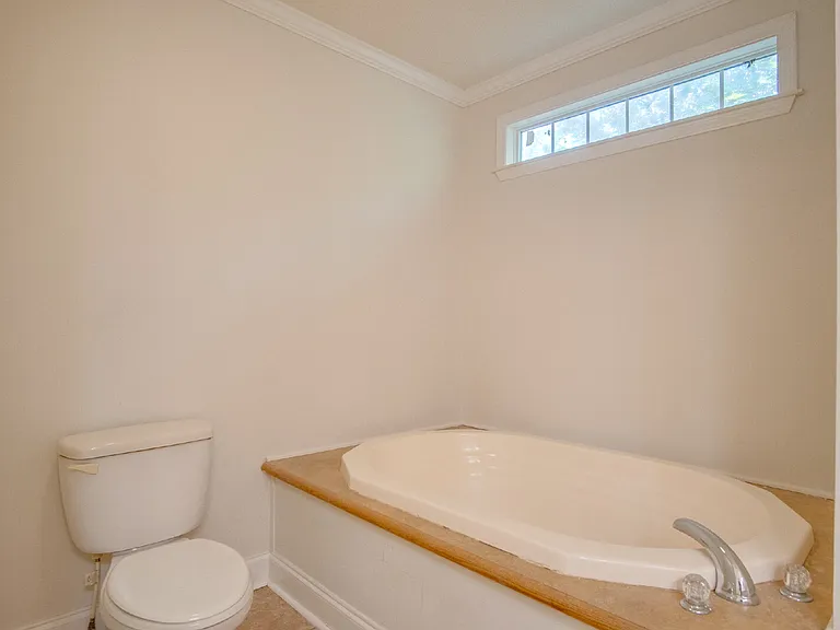 727 Bremen Ave — Photo 17