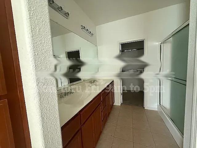 3675 Higgins Ave — Photo 3