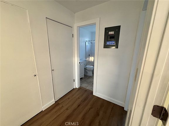 4th image of 1333 W Walnut St