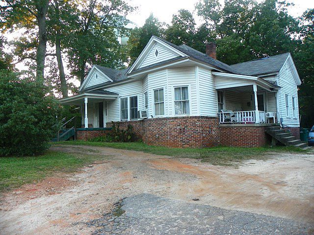 1st image of 221 Reynolds Ave