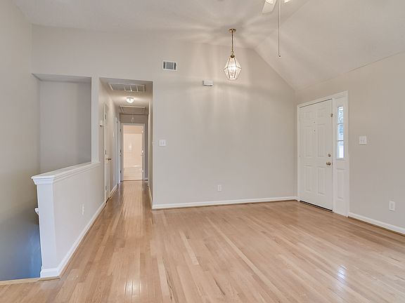 4th image of 1001 Durban Dr