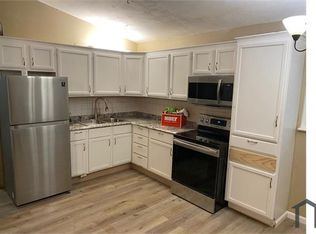 10048 Count Dr, Saint Louis, MO 63136