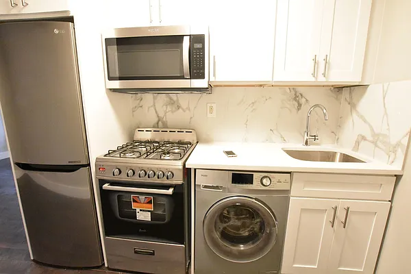 Rented by Clove Realty LLC | media 2