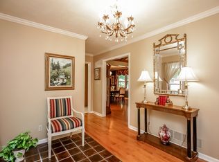 230 Oak Leaf Cir, Roswell, GA 30075