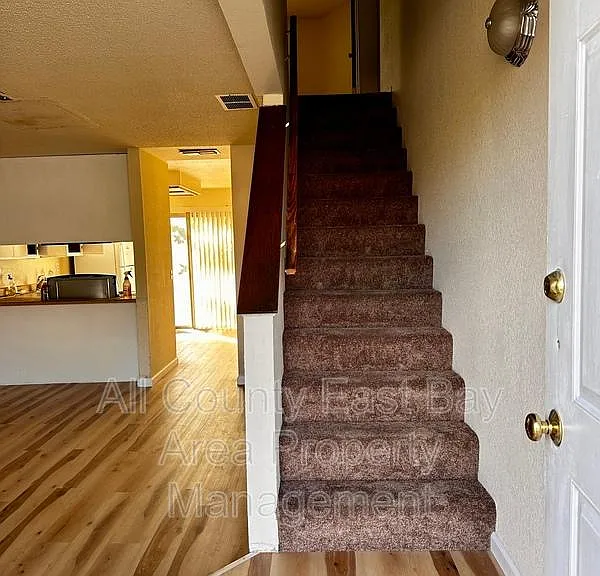 1117 N Lincoln St #3 — Photo 7