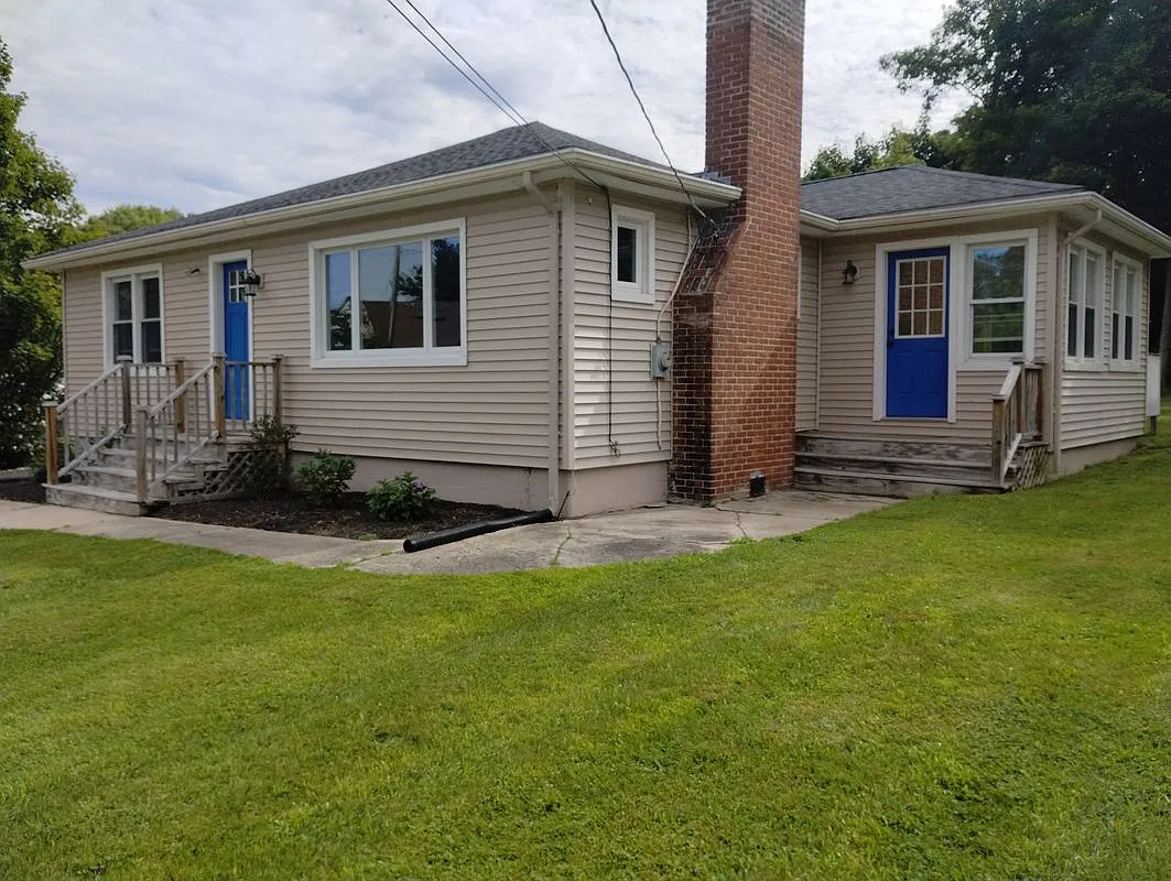 2 bed, 1.0 bath, 1232 sqft, $2,200 — Photo 1