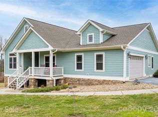 89 Fates Cir, Flat Rock, NC 28731