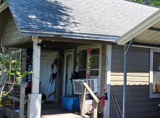 738 W 1st St, Alice, TX 78332