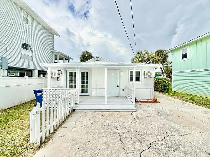 1 bed, 1.0 bath, 590 sqft, $1,295 — Photo 2