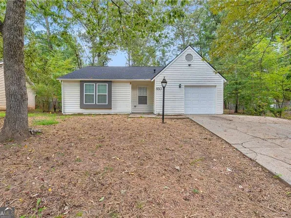 850 Greenhedge Dr, Stone Mountain, GA 30088