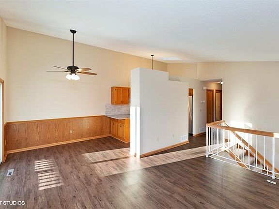 5th image of 1044 Aston Cir