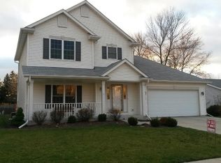 1500 Ravine Forest Dr, West Bend, WI 53090