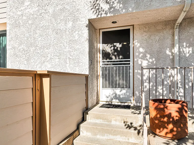 10231 Independence Ave — Photo 42